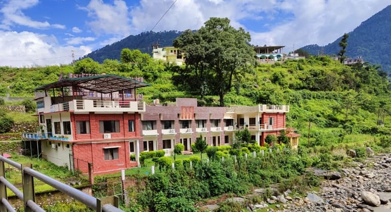 shiv parivar resort Gangotri